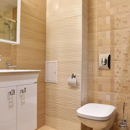 Lucky Complex Apartman *